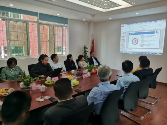 情暖永新昌丨熱烈歡迎廈門總商會(huì)舉辦的哈工大會(huì)長(zhǎng)班同學(xué)光臨廈門永新昌參觀指導(dǎo)。
