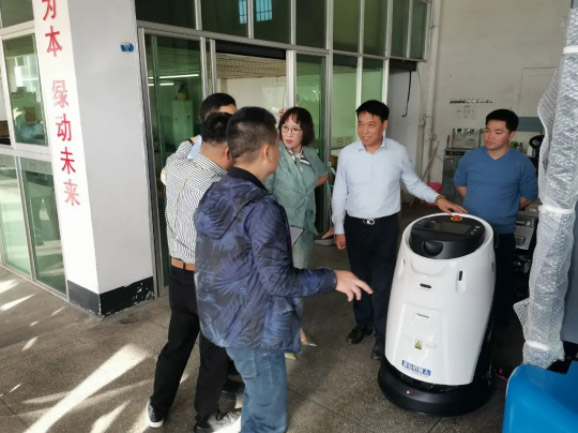 情暖永新昌丨熱烈歡迎廈門總商會(huì)舉辦的哈工大會(huì)長(zhǎng)班同學(xué)光臨廈門永新昌參觀指導(dǎo)。